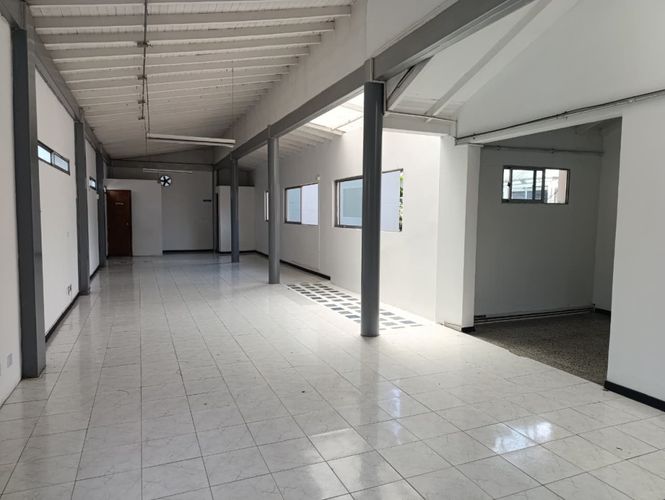 Local en arriendo en Patio Bonito, Medellín, 537 m² · foto 8 de 11