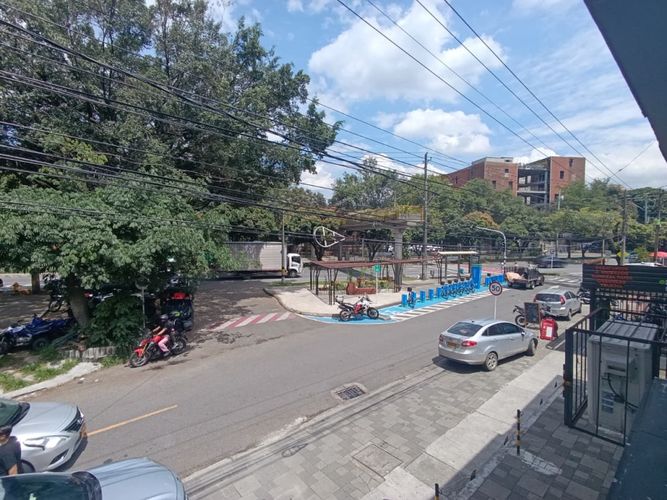 Local en arriendo en Patio Bonito, Medellín, 537 m² · foto 10 de 11