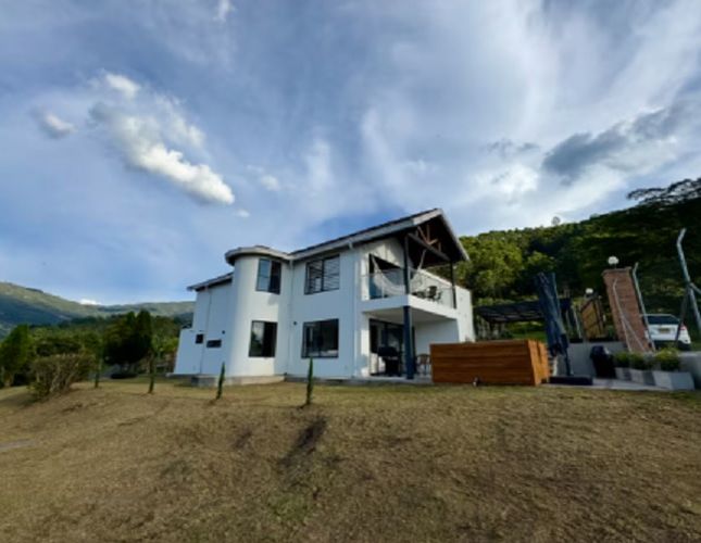 Oficina en arriendo en Camino Verde, Envigado, 400 m² · foto 6 de 6