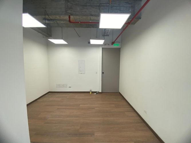 Oficina en arriendo en El Poblado, Medellín, 76 m² · foto 12 de 15