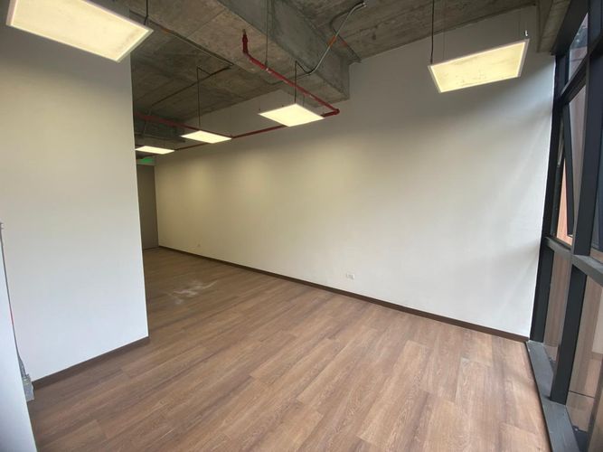 Oficina en arriendo en El Poblado, Medellín, 76 m² · foto 14 de 15