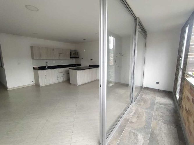 Apartamento de 3 alcobas en arriendo en Laureles, Medellín, 100 m² · foto 5 de 21