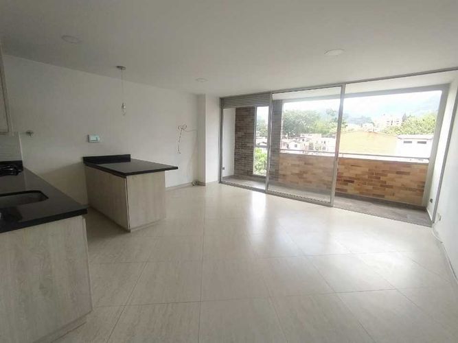 Apartamento de 3 alcobas en arriendo en Laureles, Medellín, 100 m² · foto 7 de 21