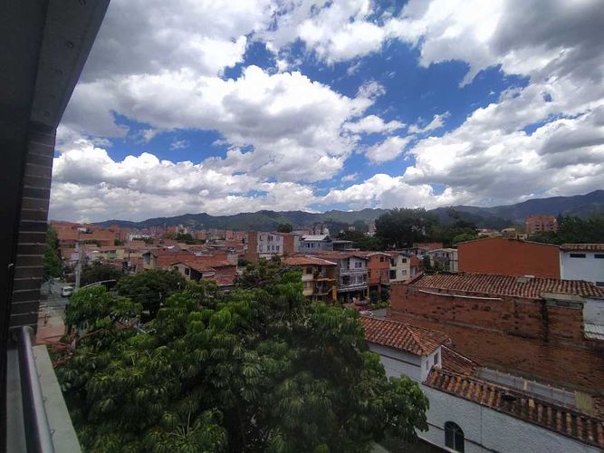 Apartamento de 3 alcobas en arriendo en Laureles, Medellín, 100 m² · foto 9 de 21