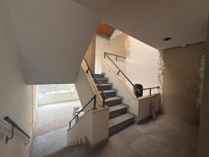 Casa de 3 alcobas en venta en Santa Barbara Central, Bogotá, 259 m² · foto 6 de 9