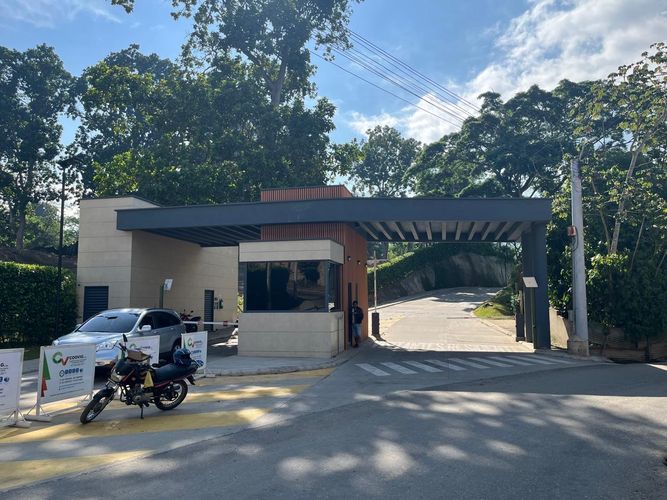 Lote en venta en Ruitoque Bajo, Floridablanca, 720 m² · foto 2 de 17