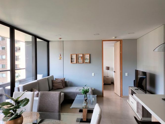 Apartamento de 3 alcobas en arriendo en El Poblado, Medellín, 78 m² · foto 2 de 16