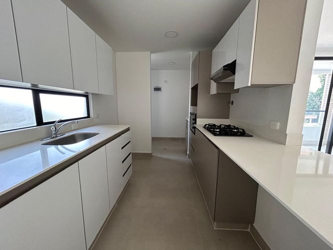 Apartamento en venta en Castropol, Medellín · foto 2 de 24