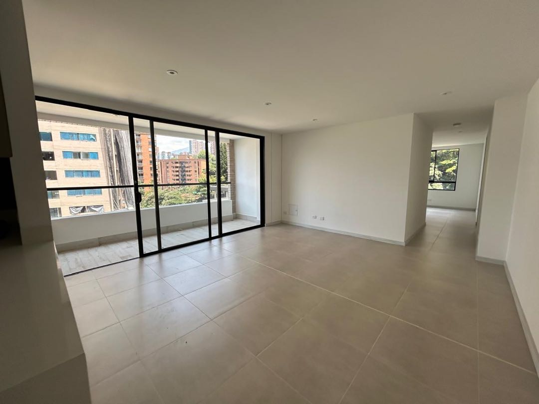 Apartamento en venta en Castropol, Medellín · foto 3 de 24