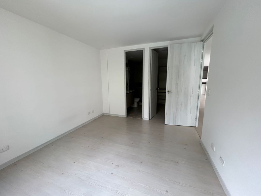 Apartamento en venta en Castropol, Medellín · foto 11 de 24