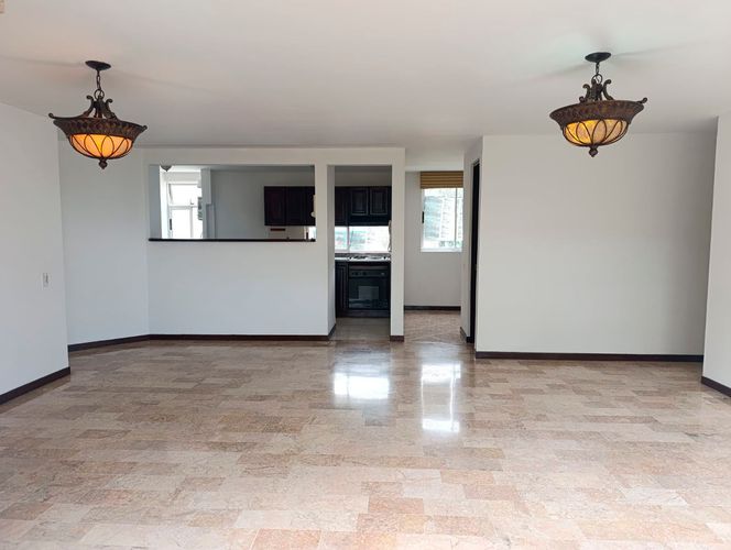 Apartamento en venta en El Poblado, Medellín · foto 4 de 16