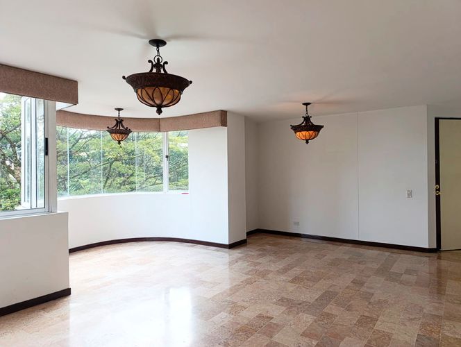 Apartamento en venta en El Poblado, Medellín · foto 2 de 16