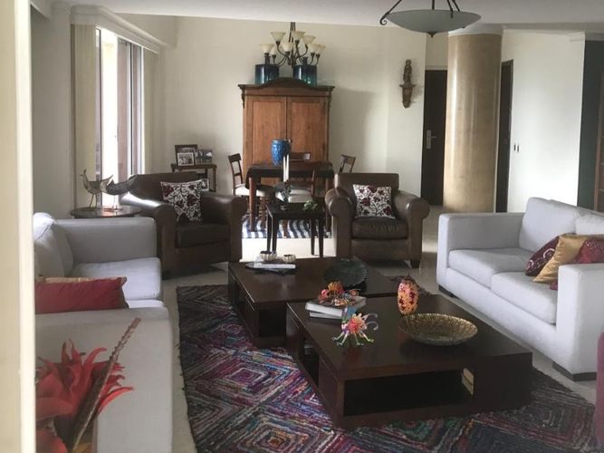 Apartamento de 4 alcobas en arriendo en El Poblado, Medellín, 320 m² · foto 2 de 12