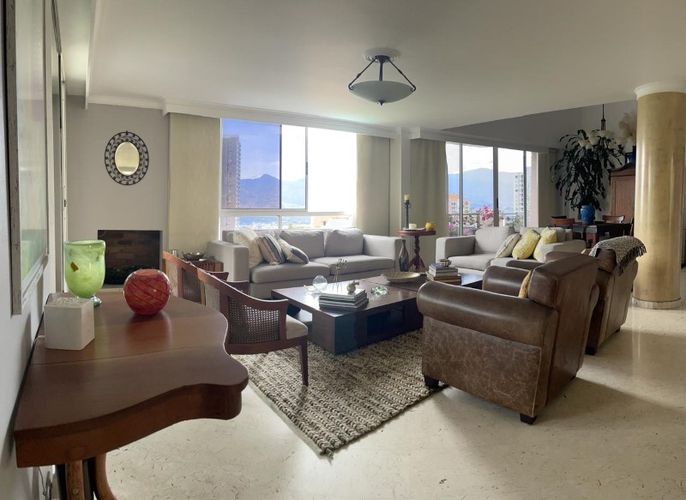 Apartamento de 4 alcobas en arriendo en El Poblado, Medellín, 320 m² · foto 6 de 12