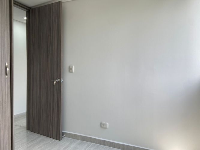 Apartamento de 3 alcobas en venta en Tres Esquinas, Sabaneta, 56 m² · foto 8 de 18