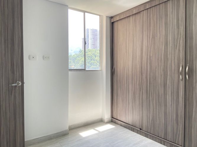 Apartamento de 3 alcobas en venta en Tres Esquinas, Sabaneta, 56 m² · foto 11 de 18