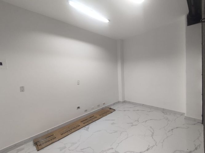 Local en arriendo en San Benito, Medellín, 15 m² · foto 2 de 10
