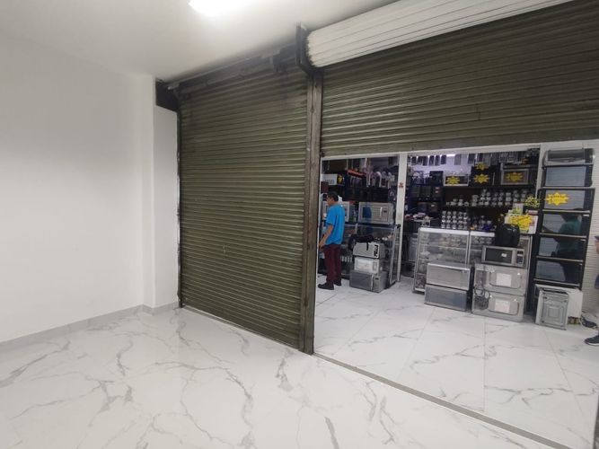 Local en arriendo en San Benito, Medellín, 15 m² · foto 5 de 10
