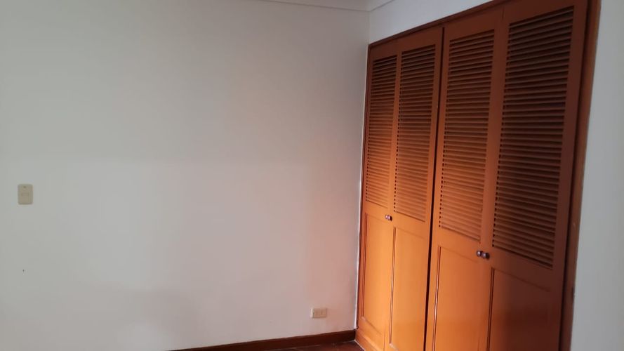 Apartaestudio en venta en Pinares, Pereira, 77 m² · foto 7 de 12