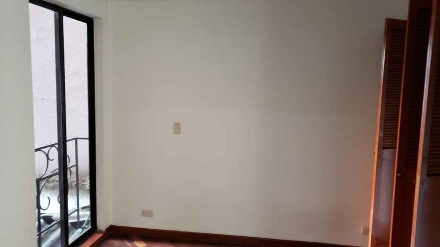 Apartaestudio en venta en Pinares, Pereira, 77 m² · foto 6 de 12