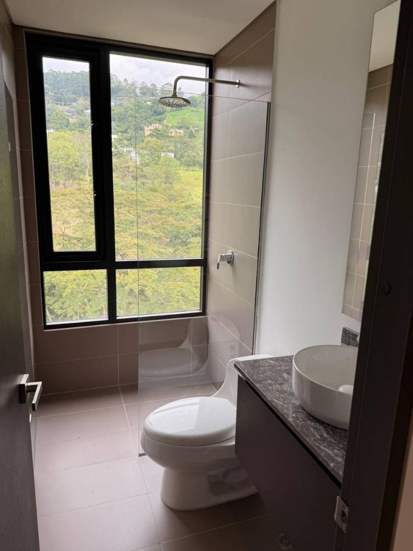Apartamento en arriendo en Las Palmas, Medellín · foto 8 de 13