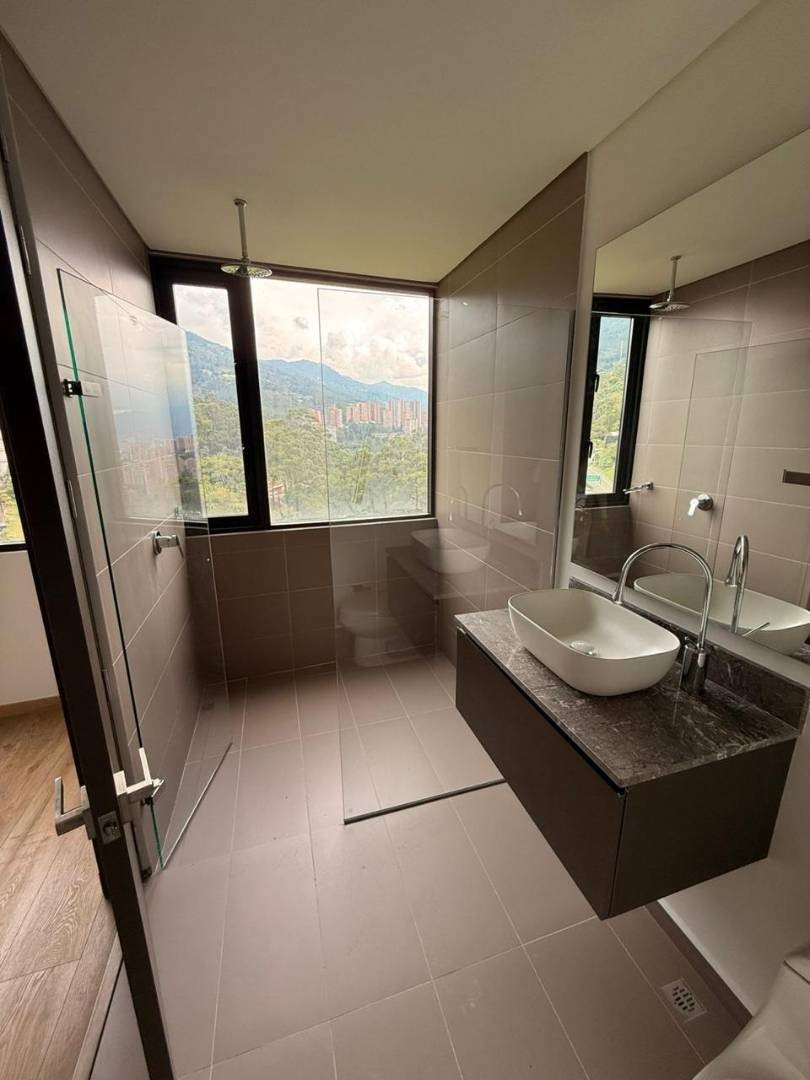 Apartamento en arriendo en Las Palmas, Medellín · foto 11 de 13