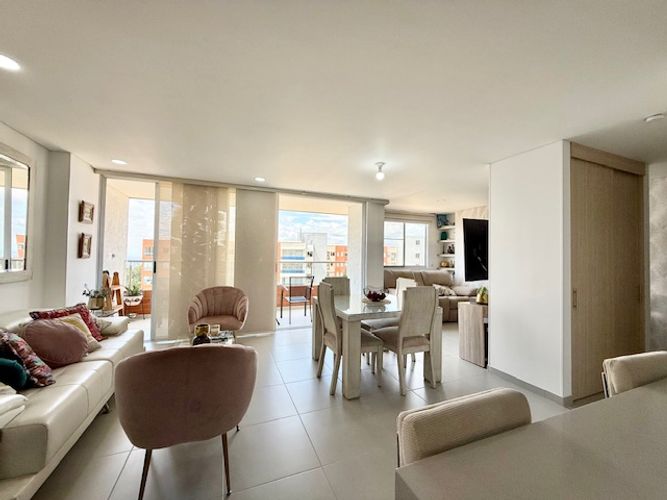 Apartamento de 2 alcobas en venta en Altos De Santa Isabel, Cali, 102 m² · foto 3 de 19