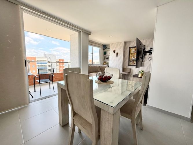 Apartamento de 2 alcobas en venta en Altos De Santa Isabel, Cali, 102 m² · foto 8 de 19