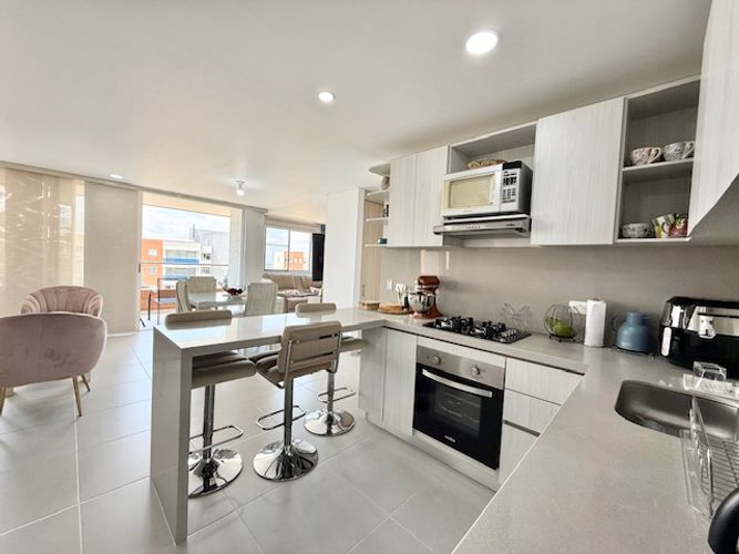 Apartamento de 2 alcobas en venta en Altos De Santa Isabel, Cali, 102 m² · foto 10 de 19