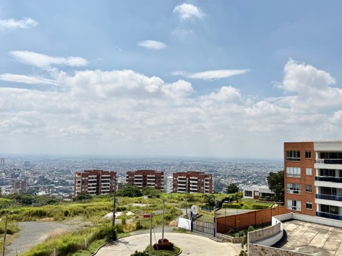 Apartamento de 2 alcobas en venta en Altos De Santa Isabel, Cali, 102 m² · foto 18 de 19