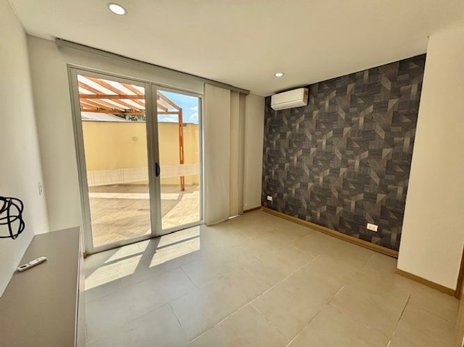 Apartamento de 3 alcobas en venta en Santa Monica, Cali, 247 m² · foto 5 de 24