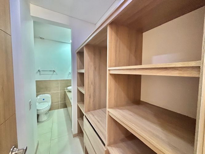 Apartamento de 3 alcobas en venta en Santa Monica, Cali, 247 m² · foto 18 de 24