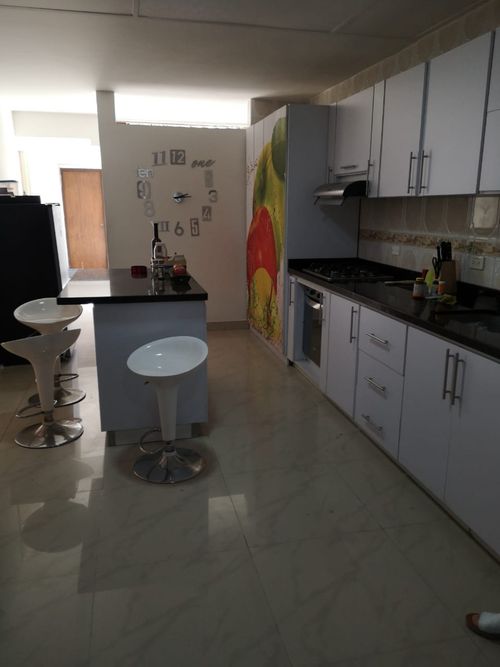 Casa de 4 alcobas en venta en La Flora, Cali, 267 m² · foto 3 de 14