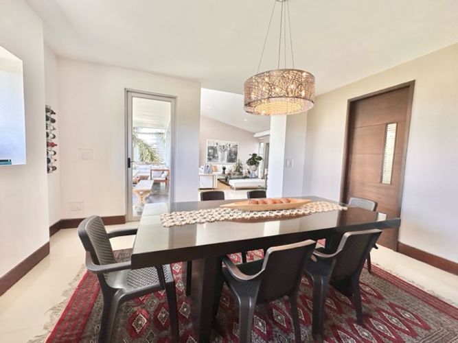 Casa de 4 alcobas en venta en Cristales, Cali, 475 m² · foto 2 de 23