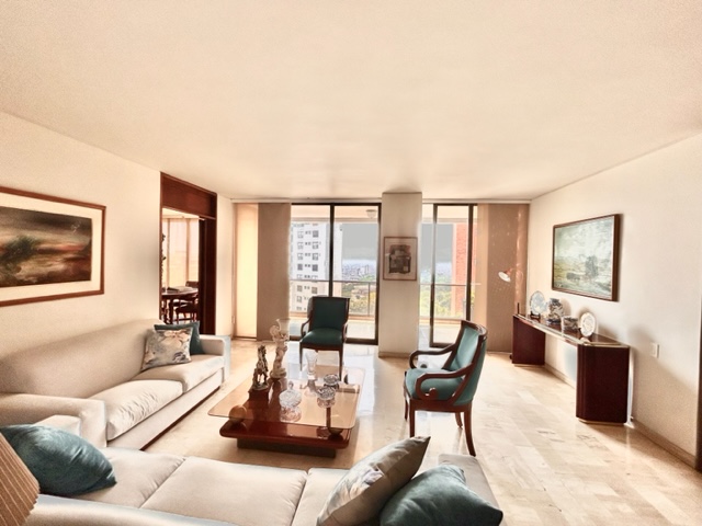 Apartamento en venta en La Arboleda, Cali · foto 3 de 24