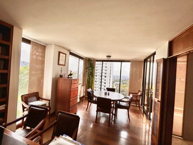 Apartamento en venta en La Arboleda, Cali · foto 4 de 24