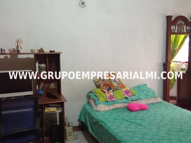 Apartaestudio for sale in La candelaria, Medellín 4