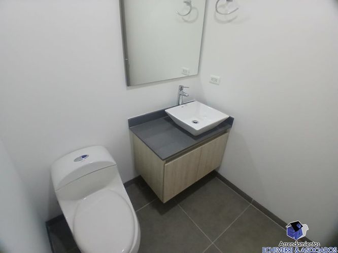 Apartamento de 3 alcobas en arriendo en Loma Del Escobero, Envigado, 120 m² · foto 2 de 14