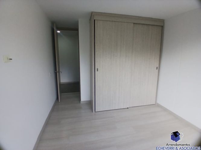 Apartamento de 3 alcobas en arriendo en Loma Del Escobero, Envigado, 120 m² · foto 8 de 14