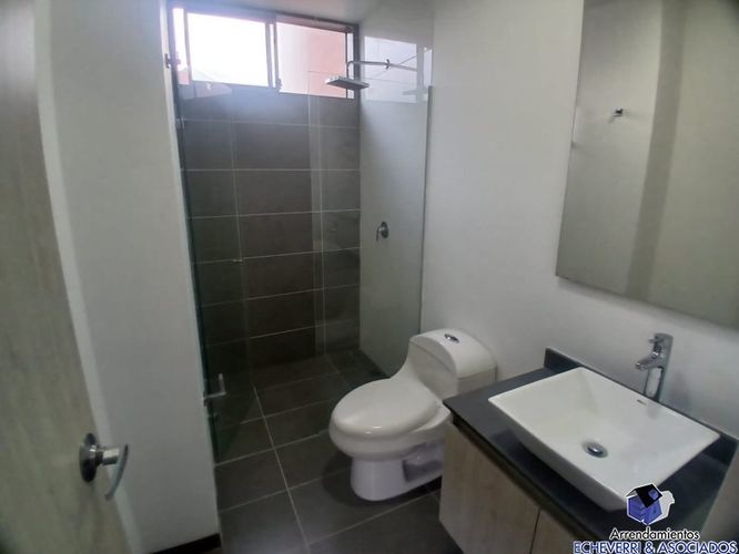 Apartamento de 3 alcobas en arriendo en Loma Del Escobero, Envigado, 120 m² · foto 11 de 14