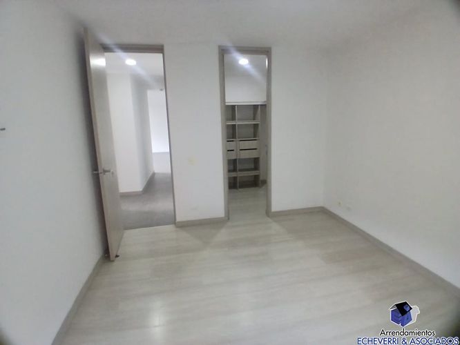 Apartamento de 3 alcobas en arriendo en Loma Del Escobero, Envigado, 120 m² · foto 12 de 14