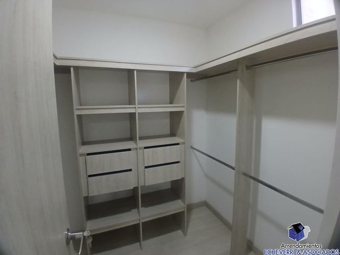 Apartamento de 3 alcobas en arriendo en Loma Del Escobero, Envigado, 120 m² · foto 13 de 14