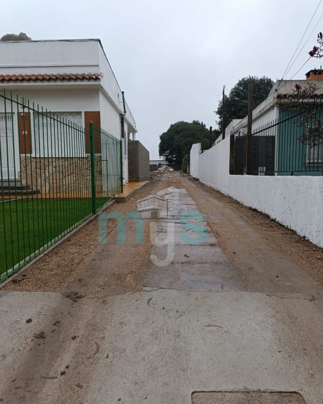 ALQUILO GRAN TERRENO, JARDINES DEL HIPÓDROMO.