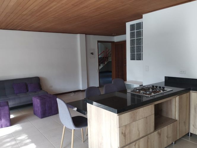 Apartamento de 2 alcobas en arriendo en El Poblado, Medellín, 107 m² · foto 2 de 11