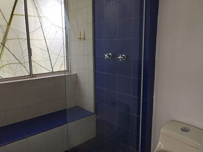 Apartamento de 2 alcobas en arriendo en El Poblado, Medellín, 107 m² · foto 9 de 11
