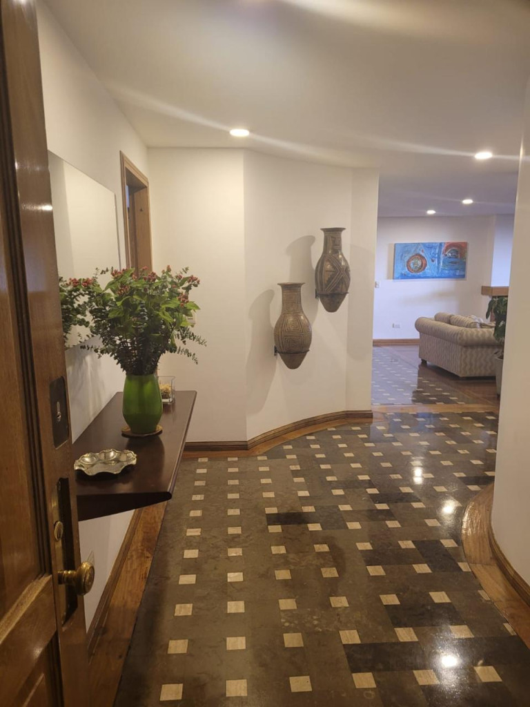 Apartamento en venta en Los Rosales, Bogotá · foto 7 de 20