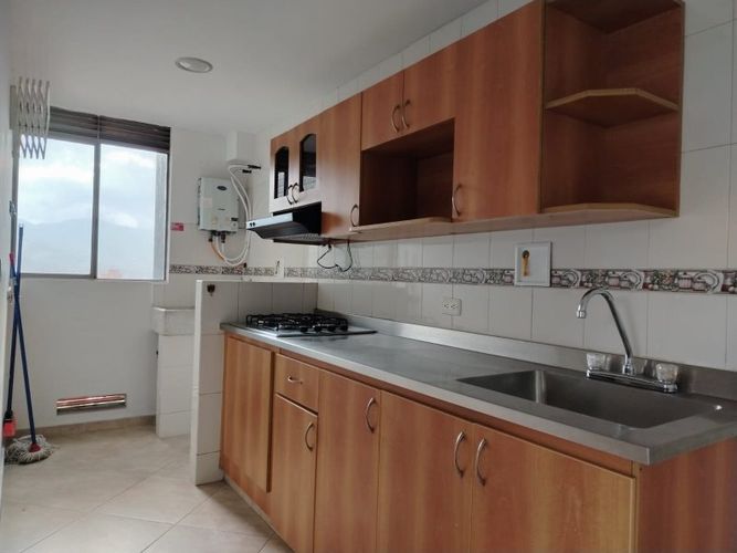 Apartamento de 3 alcobas en arriendo en La Florida, Medellín, 75 m² · foto 2 de 17
