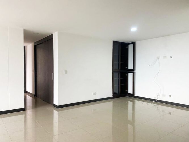 Apartamento de 2 alcobas en venta en Escobero, Envigado, 120 m² · foto 2 de 20