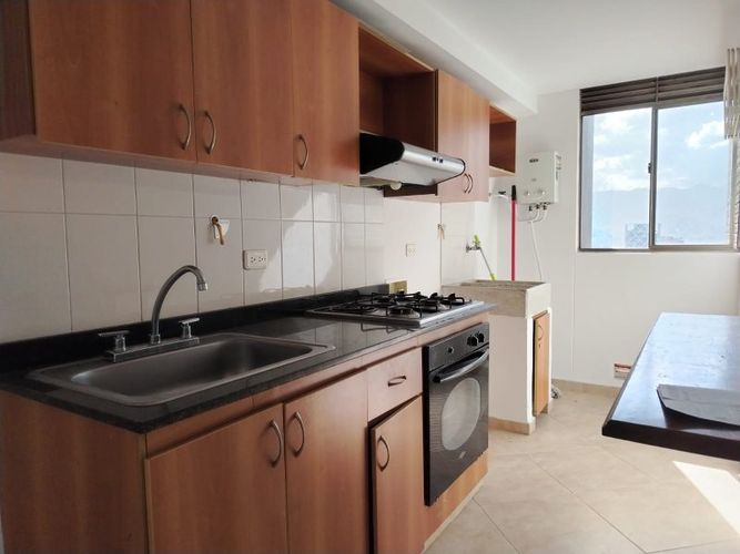 Apartamento de 3 alcobas en arriendo en La Florida, Medellín, 80 m² · foto 2 de 22