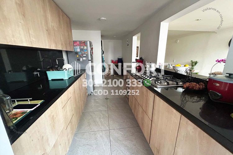 Casa de 3 alcobas en arriendo en Las Brujas, Envigado, 163 m² · foto 4 de 24